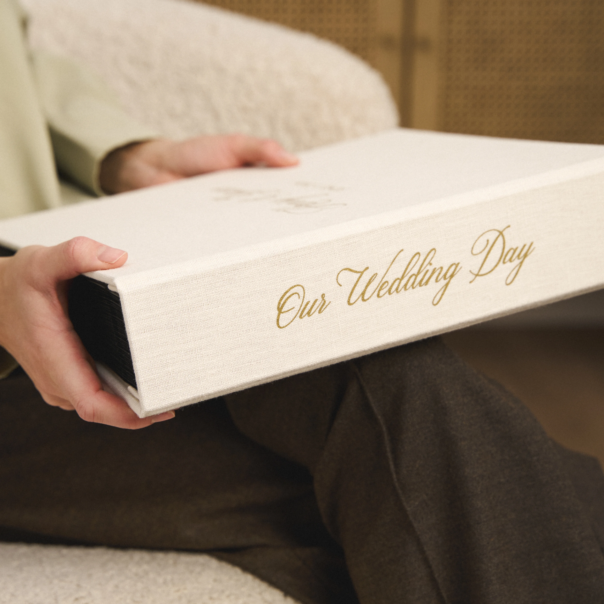 Linen Slip In Photo Album for 100-1000 4x6 Photos - Image 3