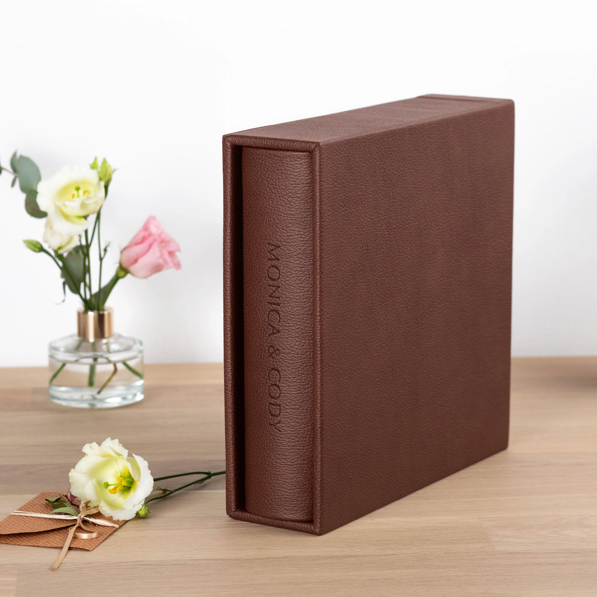 Leather Slip In Photo Album for 200 4x6 or 5x7 Photos - Image 4