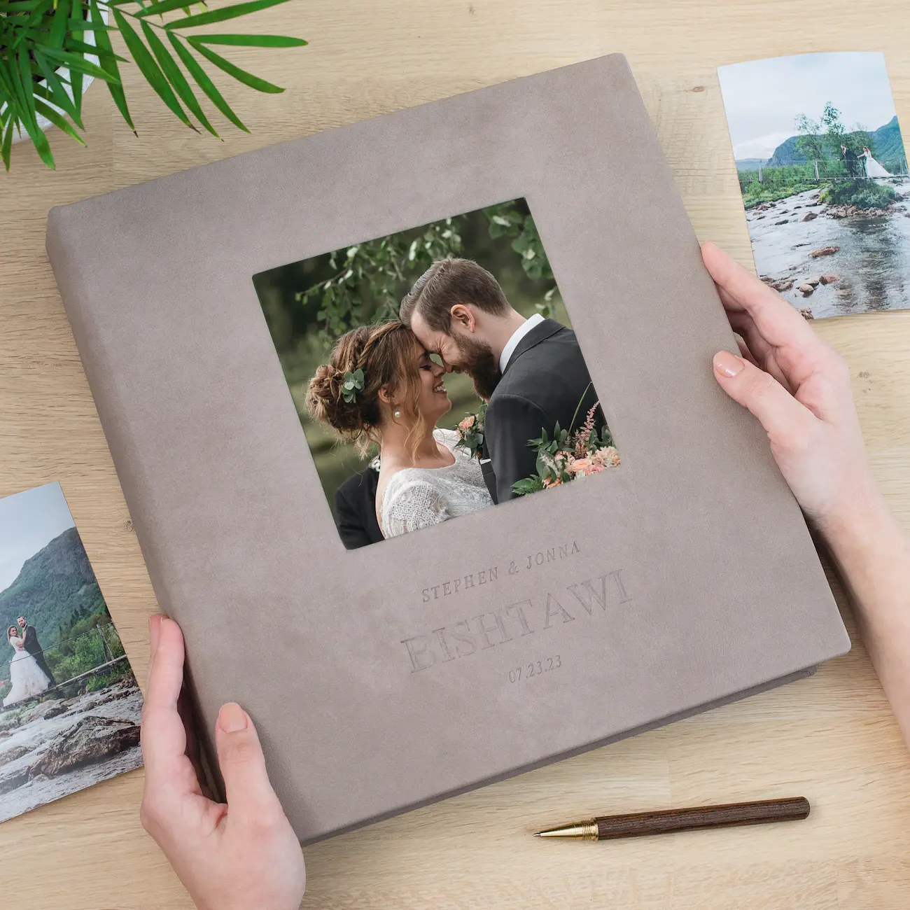 Leather Slip In Photo Album with Photo Window for 100-1000 4x6 Photos - Image 5