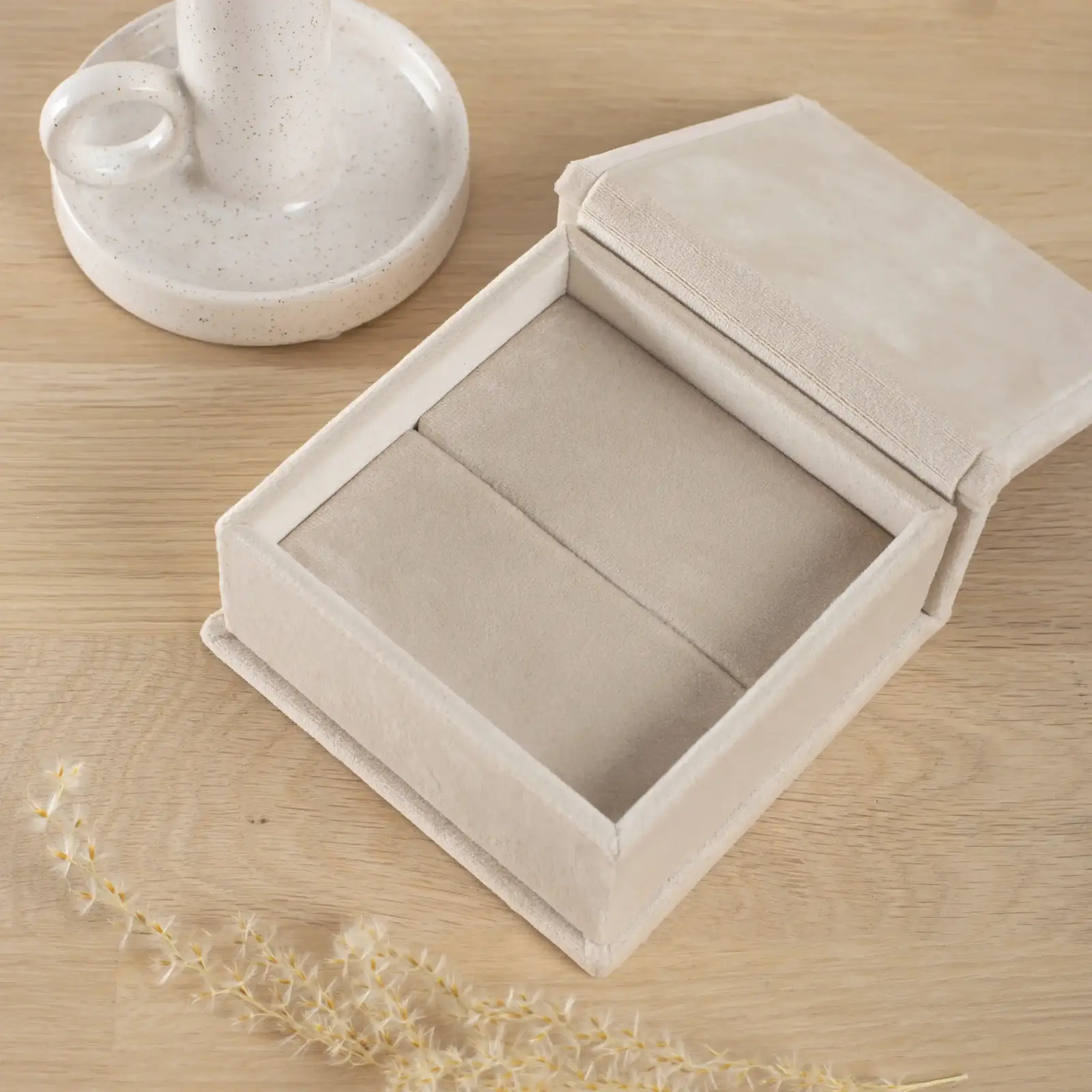 Velvet Ring Box with Slot Cushion - Image 3