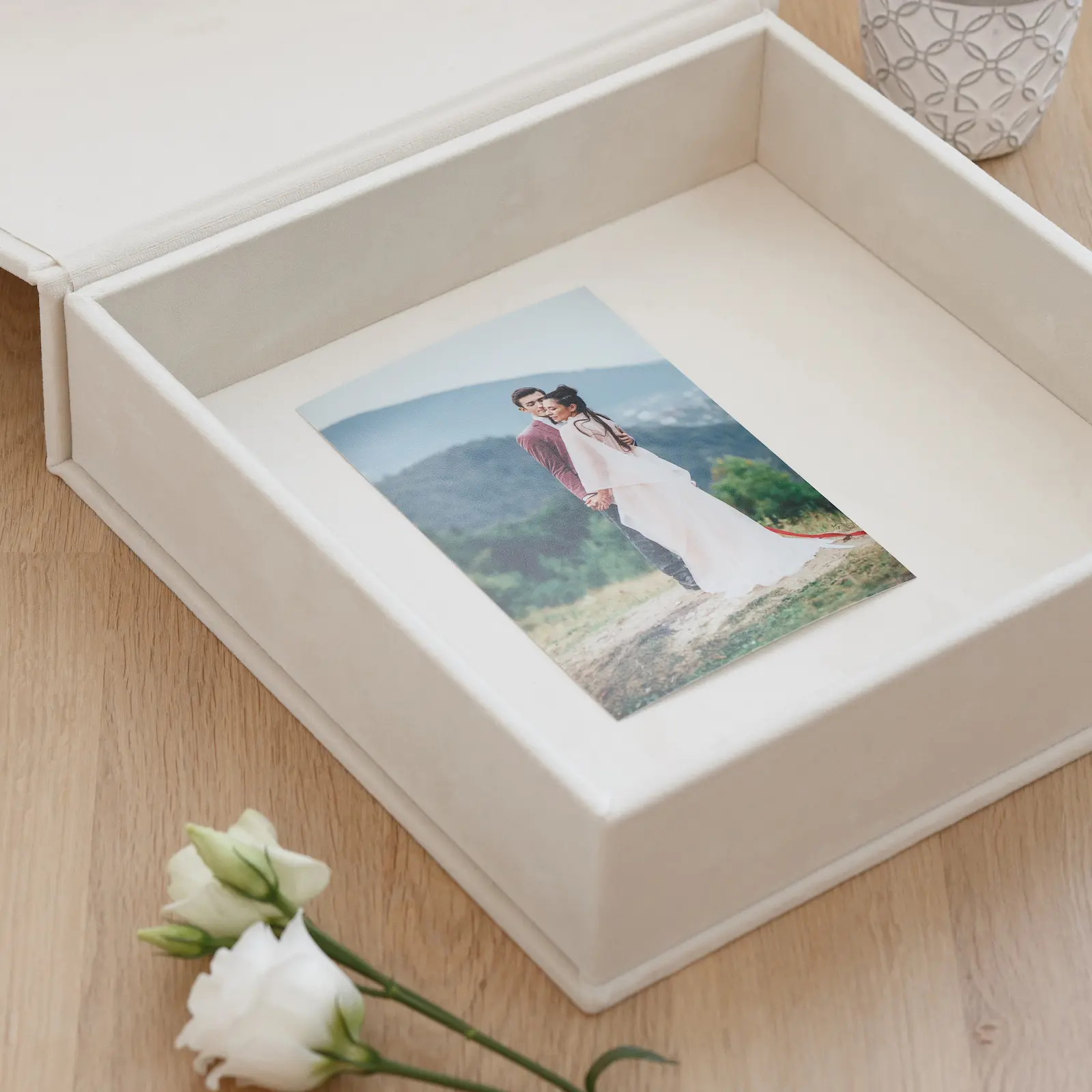Velvet Keepsake Box Magnet Closure - Image 2