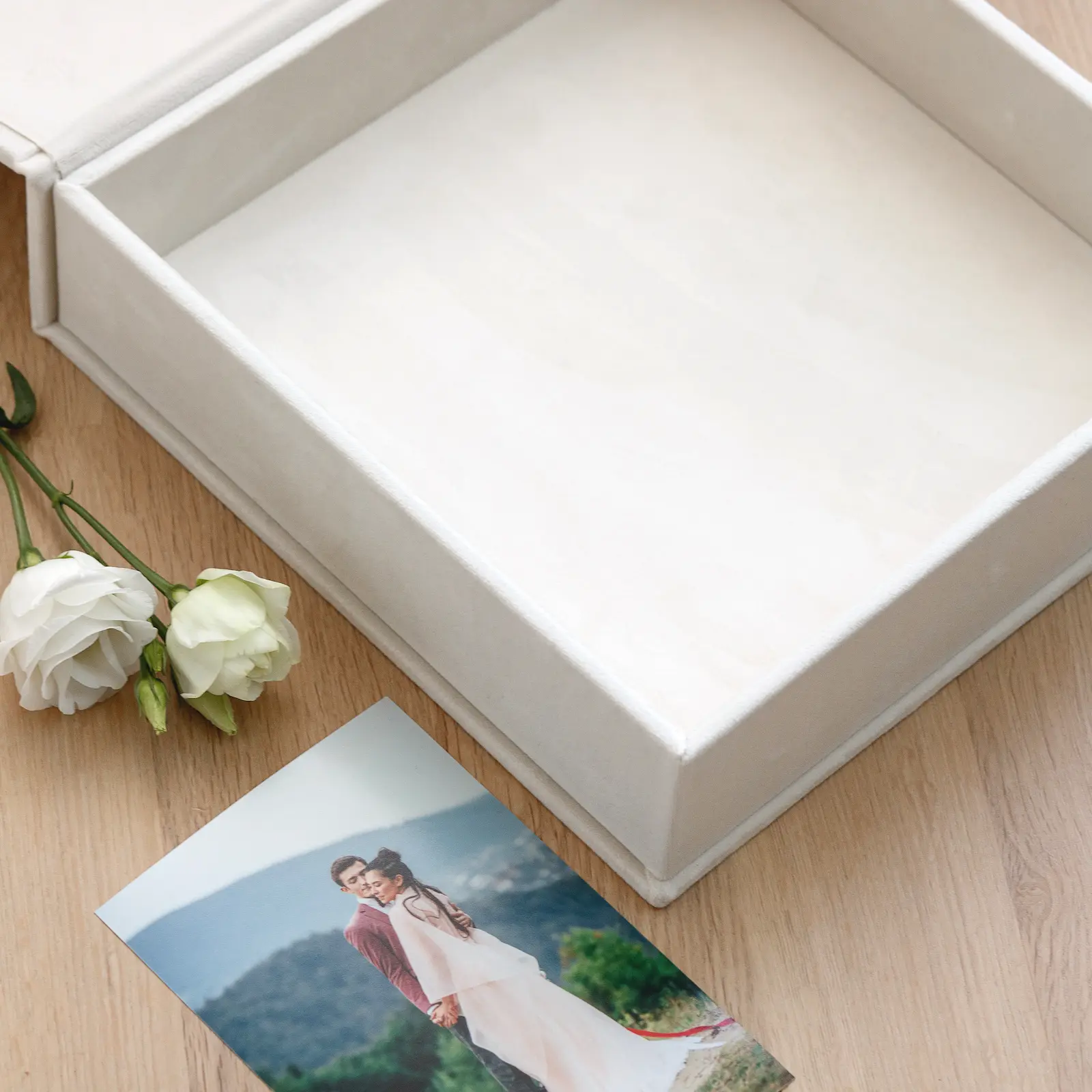 Velvet Keepsake Box Magnet Closure - Image 4