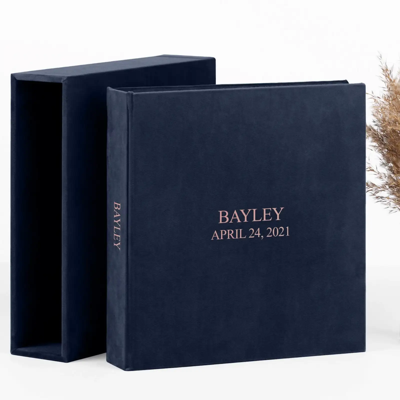 Velvet Slip In Photo Album for 100-1000 4x6 Photos - Image 5