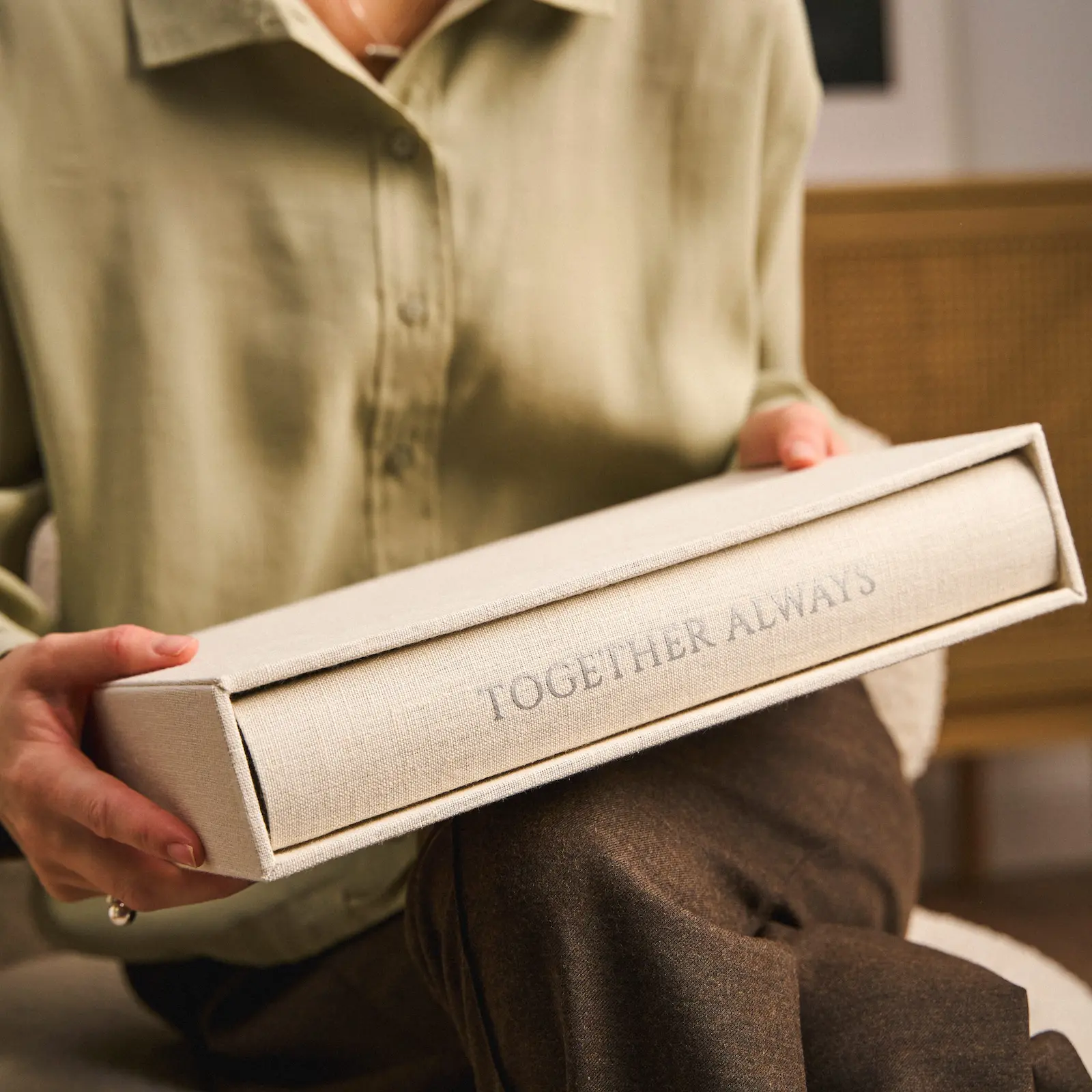Linen Slip In Photo Album for 300 4x6 Photos - Image 4