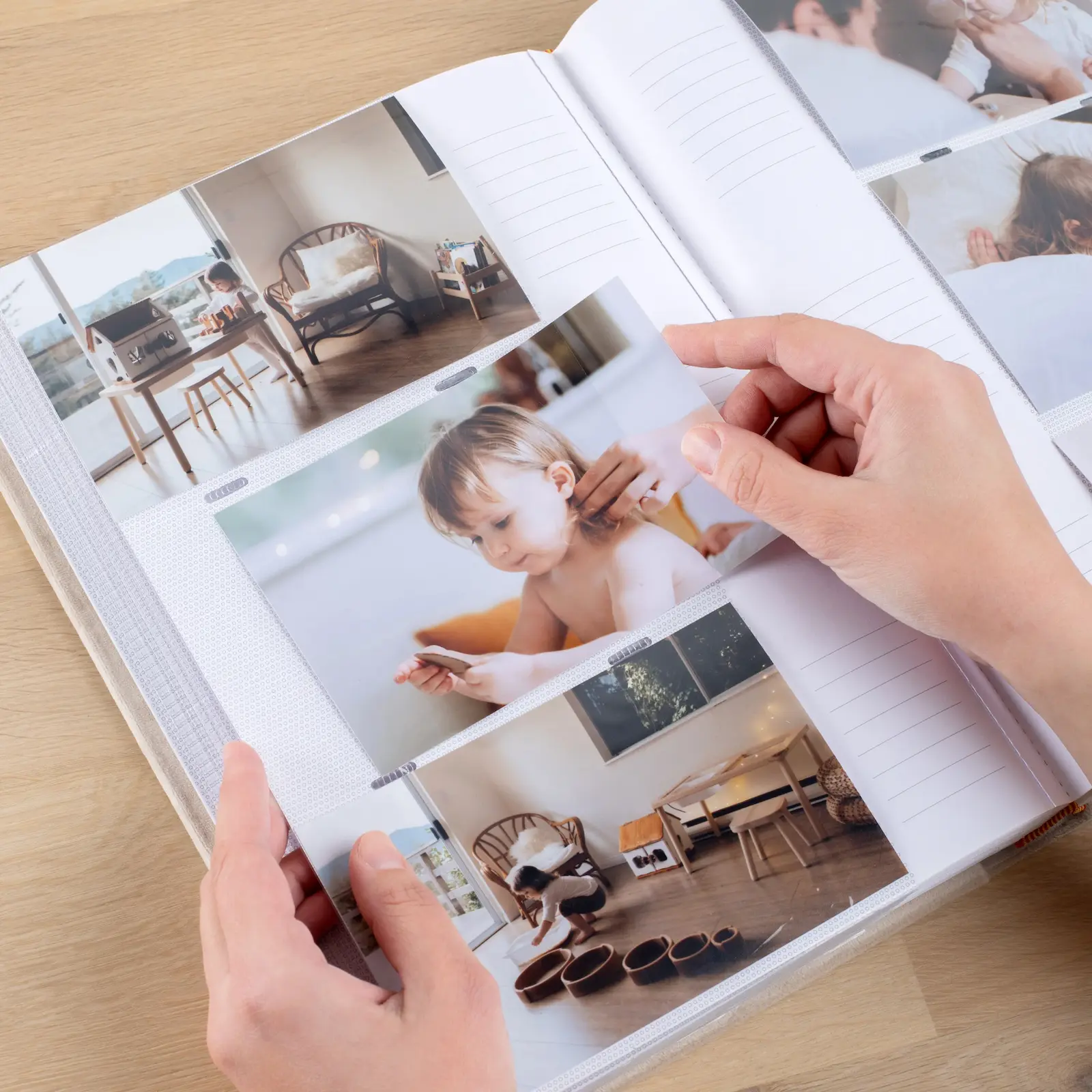 Velvet Photo Album with Sleeves for 300 4x6 Photos - Image 6