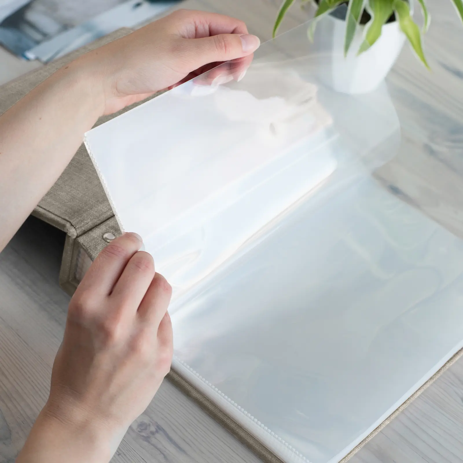 Linen Slip In Photo Album for 8x10 Photos - Image 3