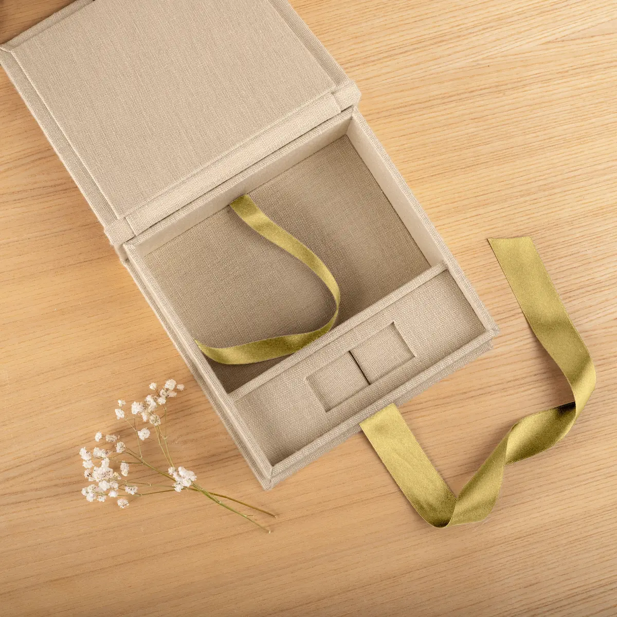 Linen Folio Box with 20 Printed Photocards, Ribbon Closure - Image 3