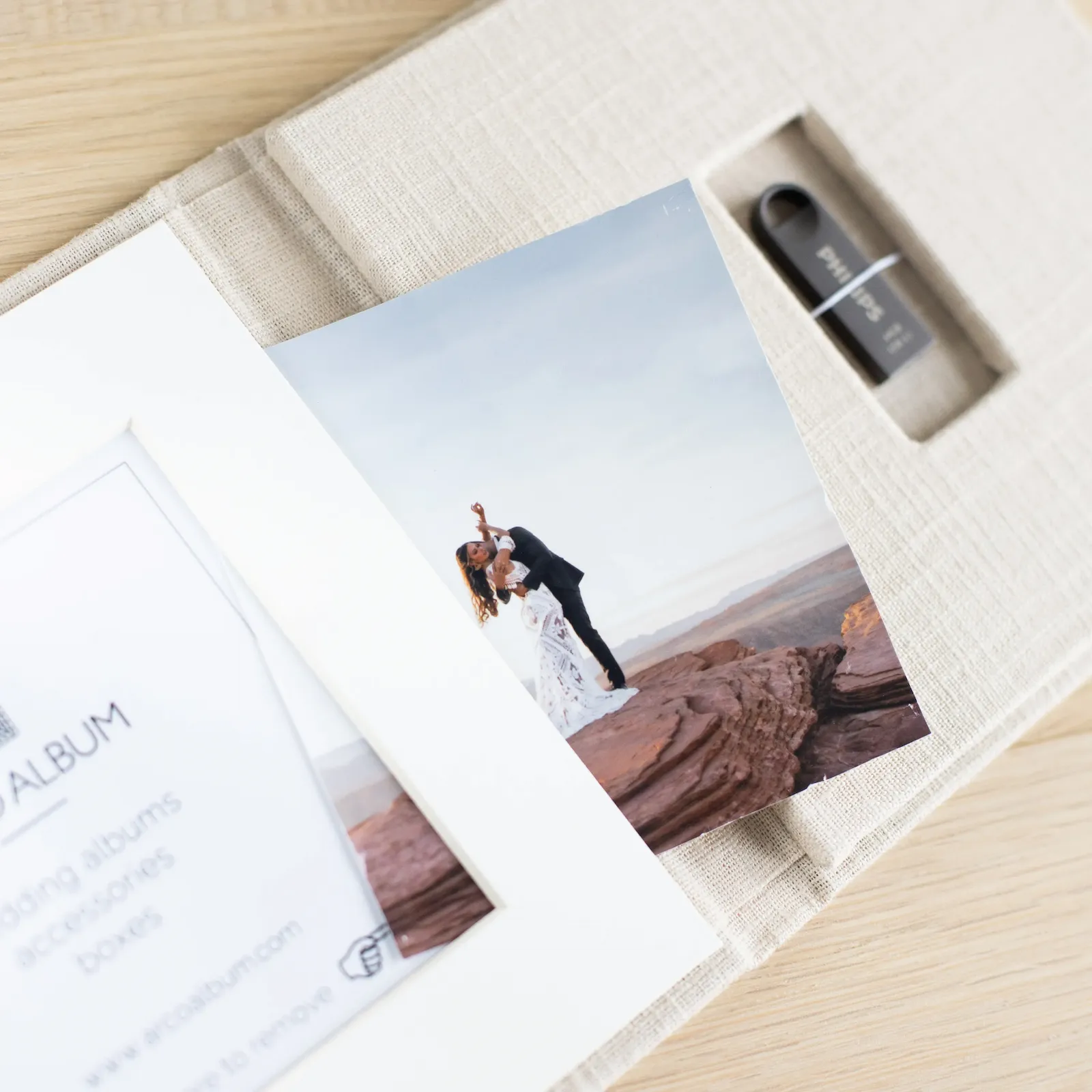 Linen USB Box - Image 3