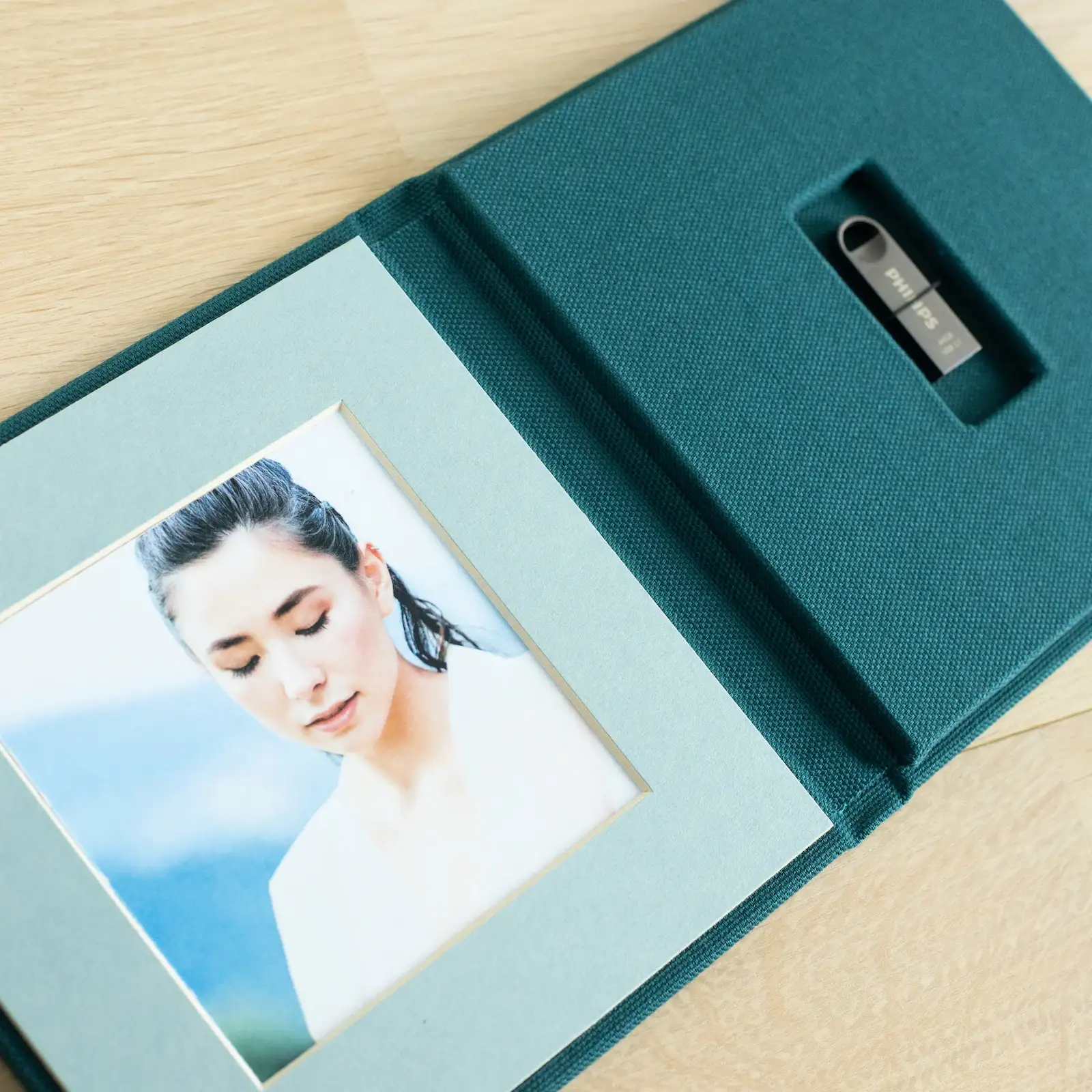 Linen USB Box - Image 5