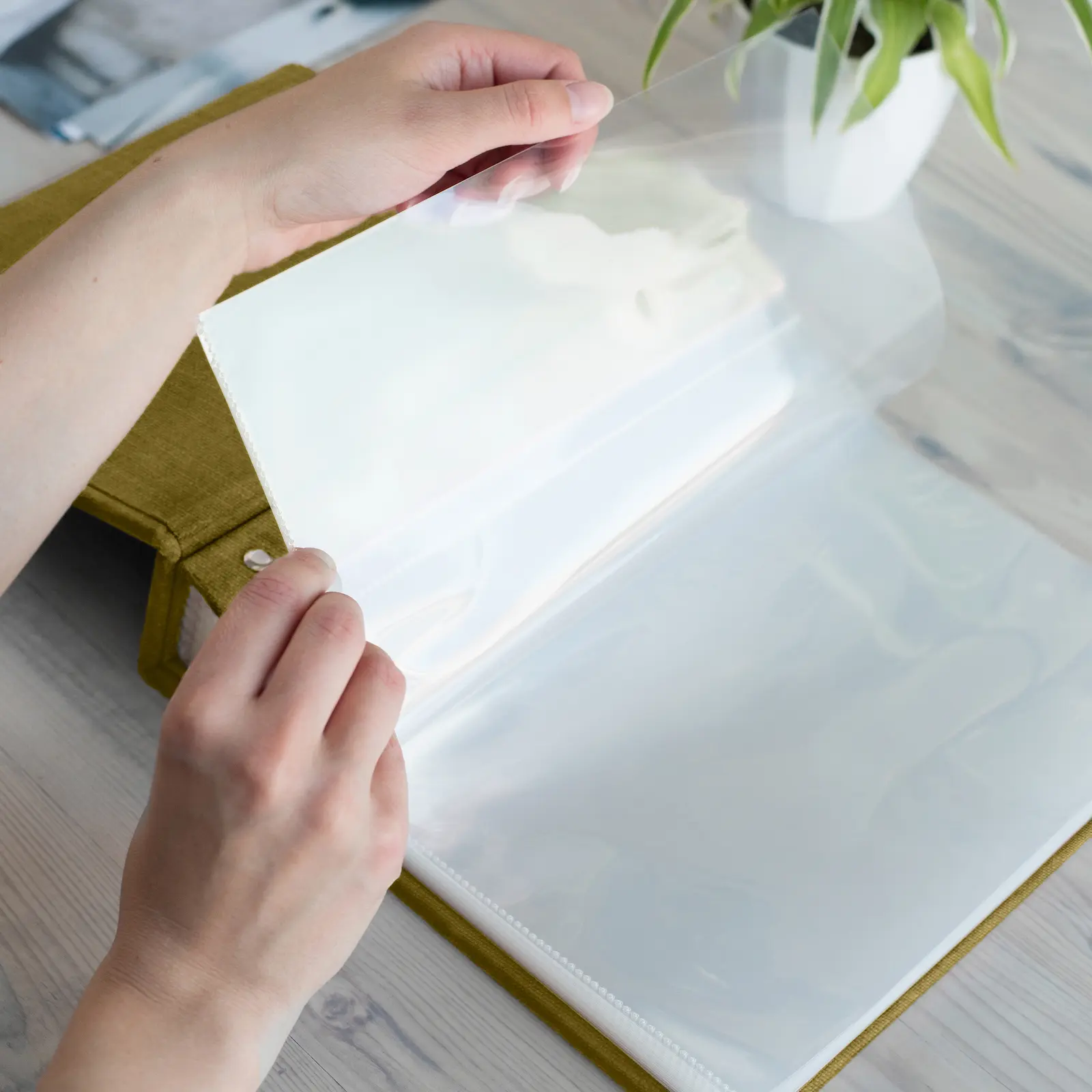 Linen Slip In Photo Album for 8x10 Photos - Image 3