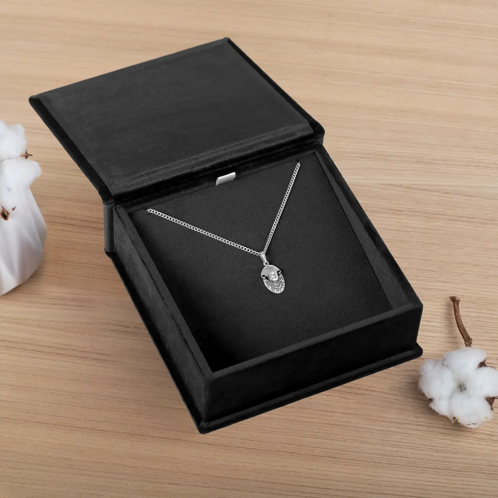 Velvet Necklace Gift Box - Image 3