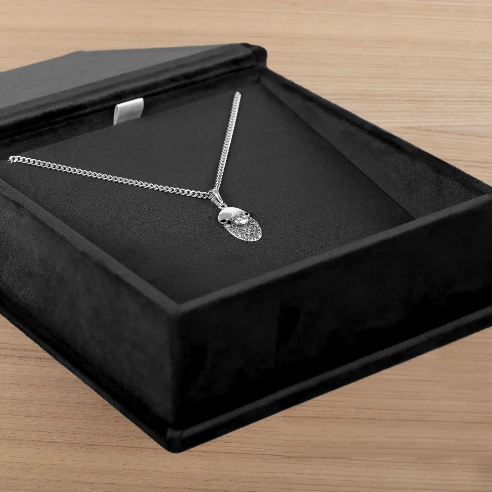 Velvet Necklace Gift Box - Image 4