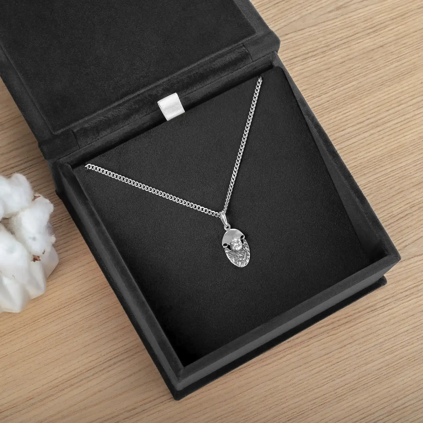 Velvet Necklace Gift Box - Image 5