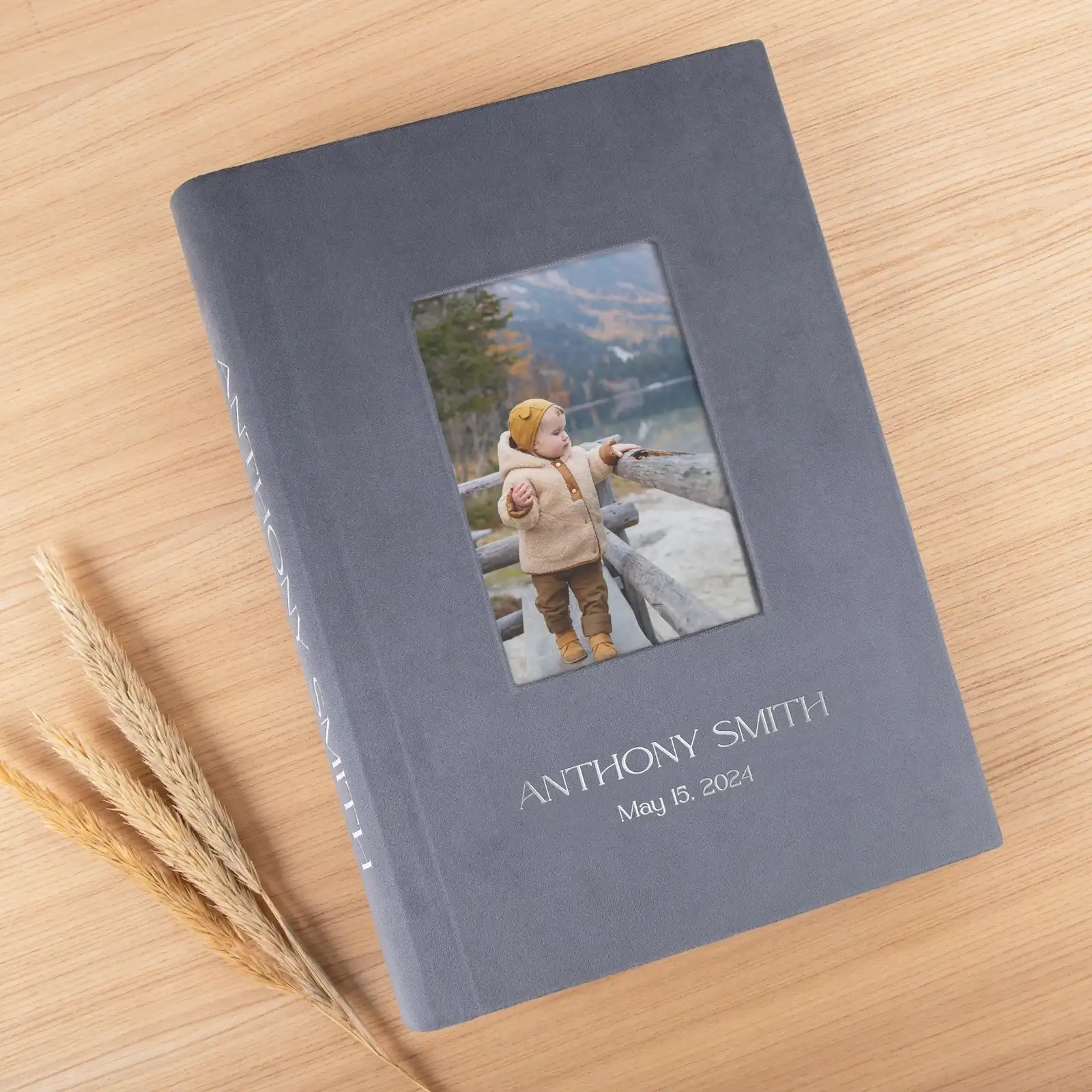 Velvet Slip In Baby Photo Album for 300 4x6 Photos, Photo Window - Image 4