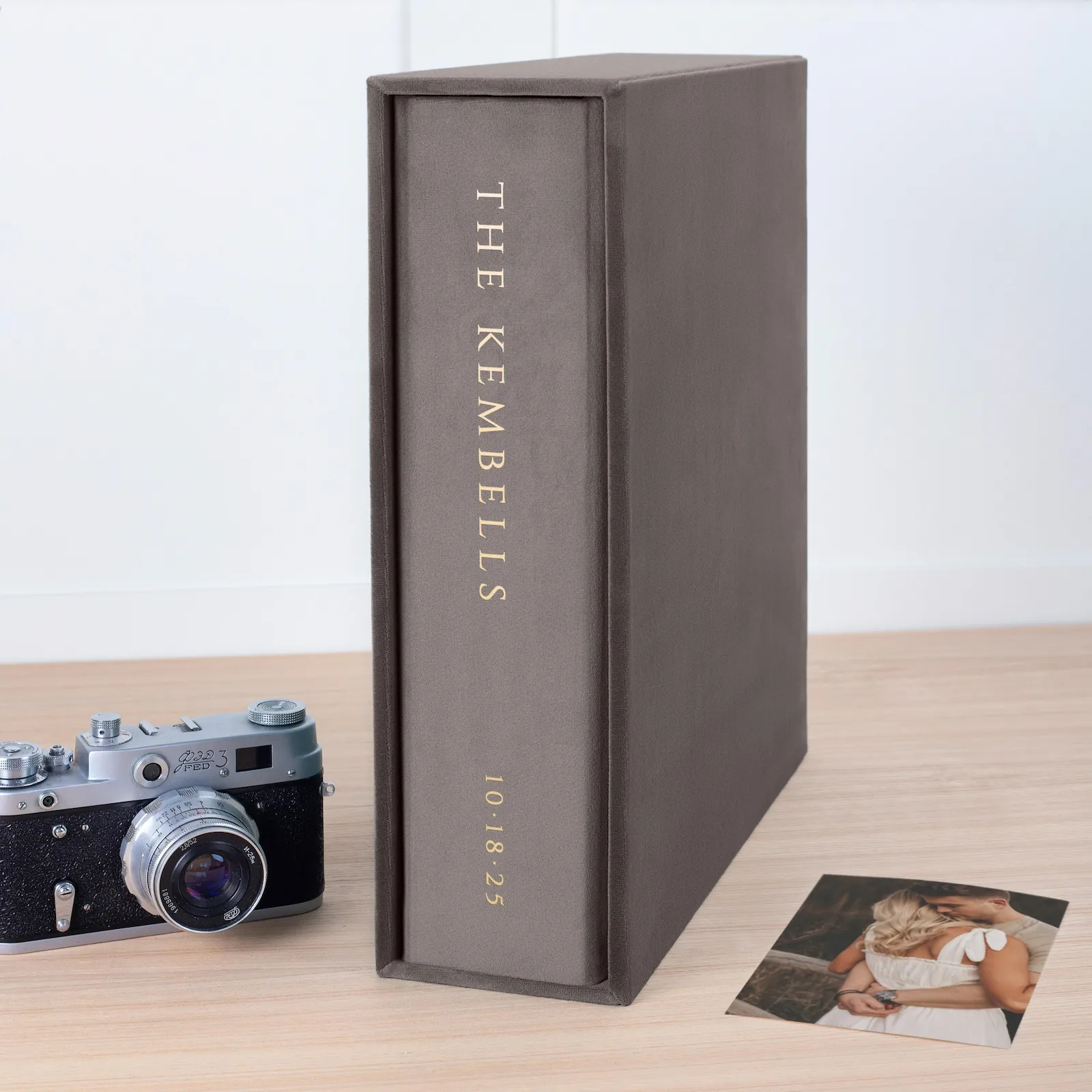 Velvet Ring Binder Photo Album for 100-1000 4x6 Photos - Image 5